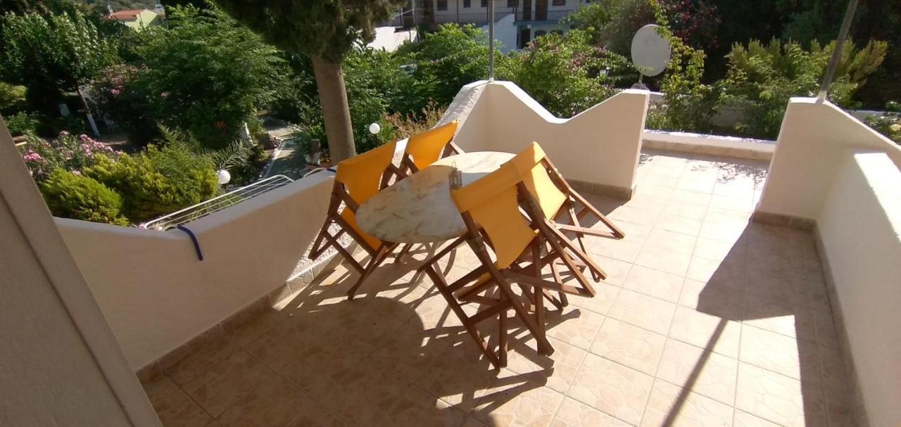 Athina Studio Apartments Kerveli Exterior foto