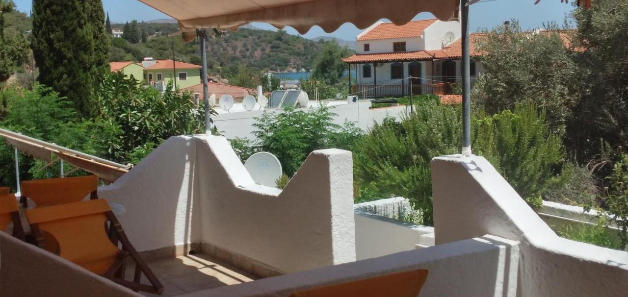 Athina Studio Apartments Kerveli Exterior foto