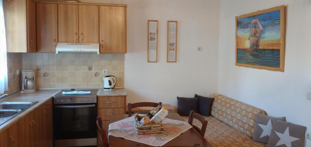 Athina Studio Apartments Kerveli Exterior foto