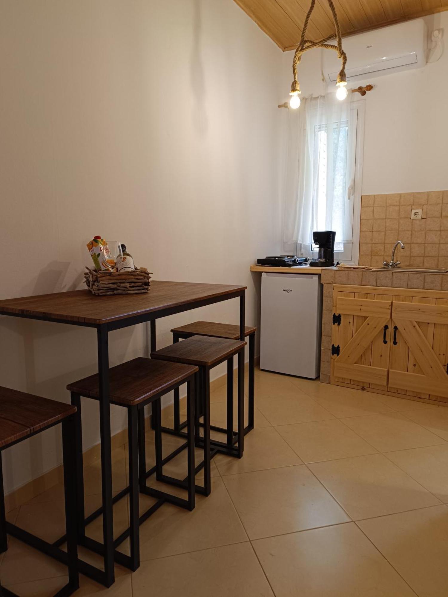 Athina Studio Apartments Kerveli Exterior foto