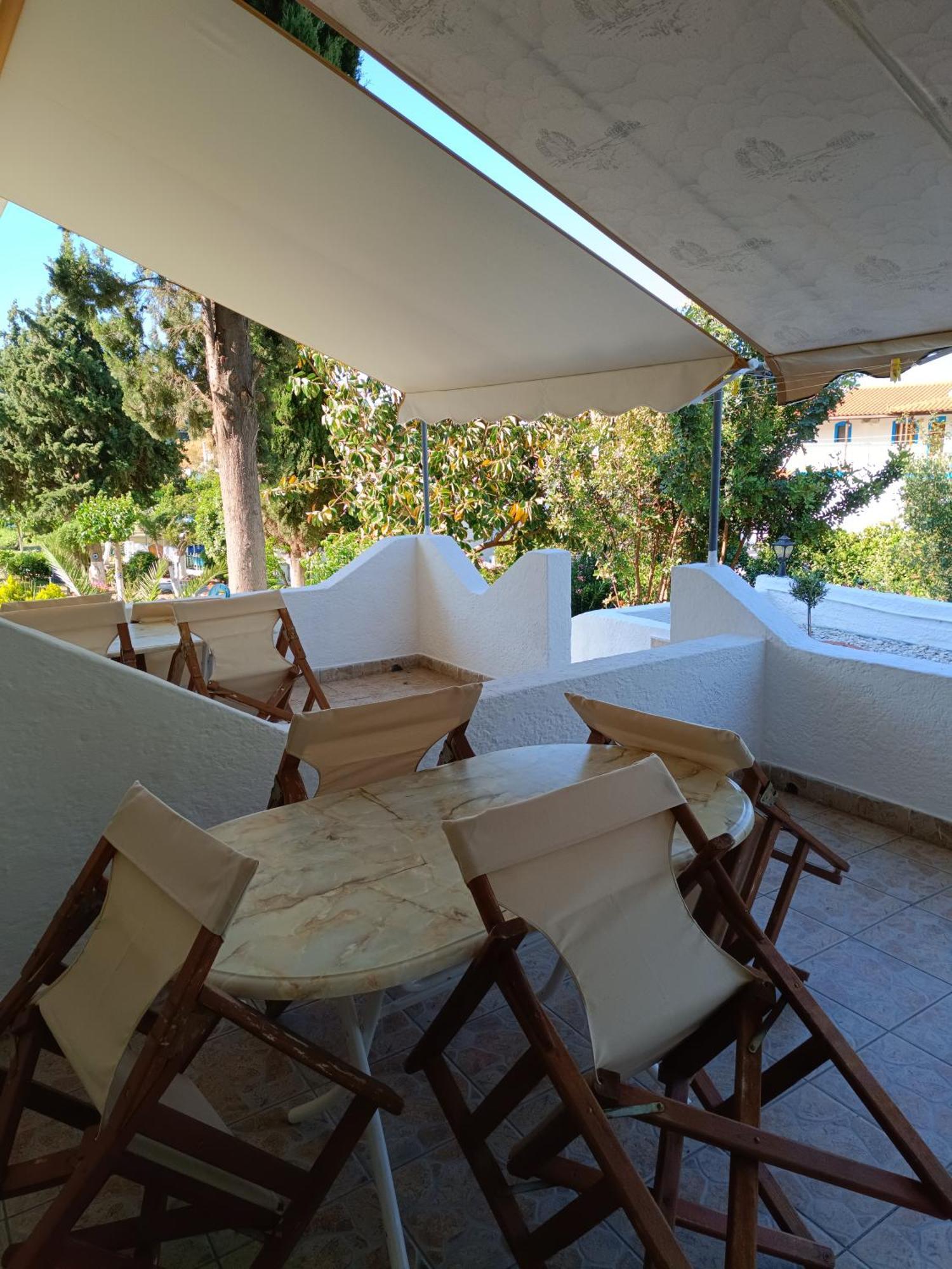 Athina Studio Apartments Kerveli Exterior foto