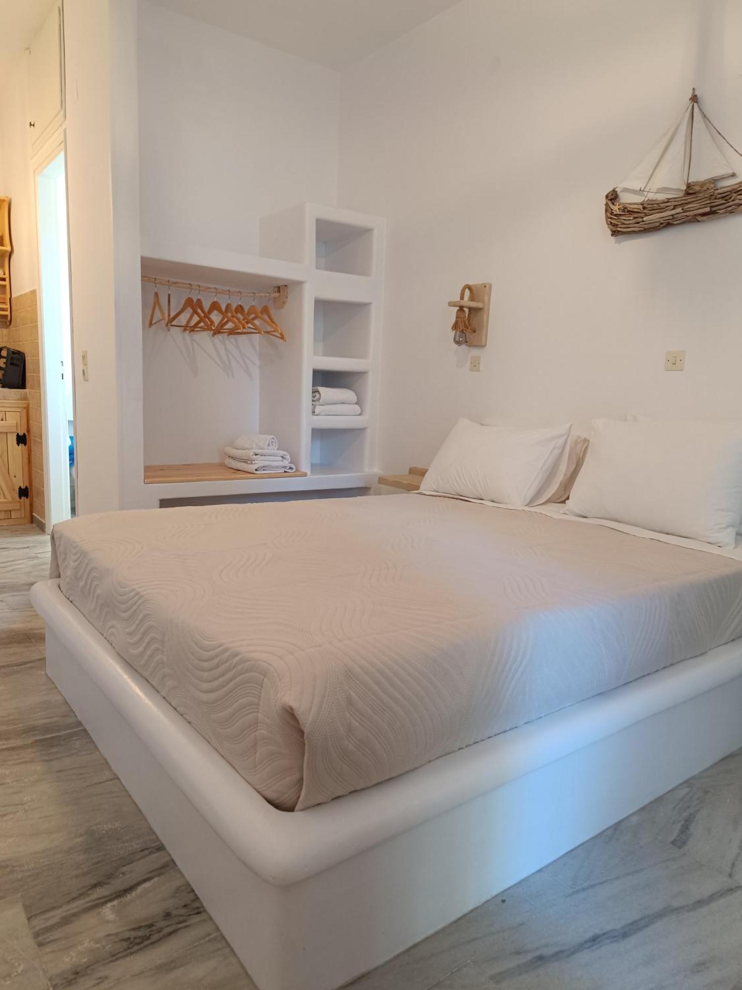 Athina Studio Apartments Kerveli Exterior foto