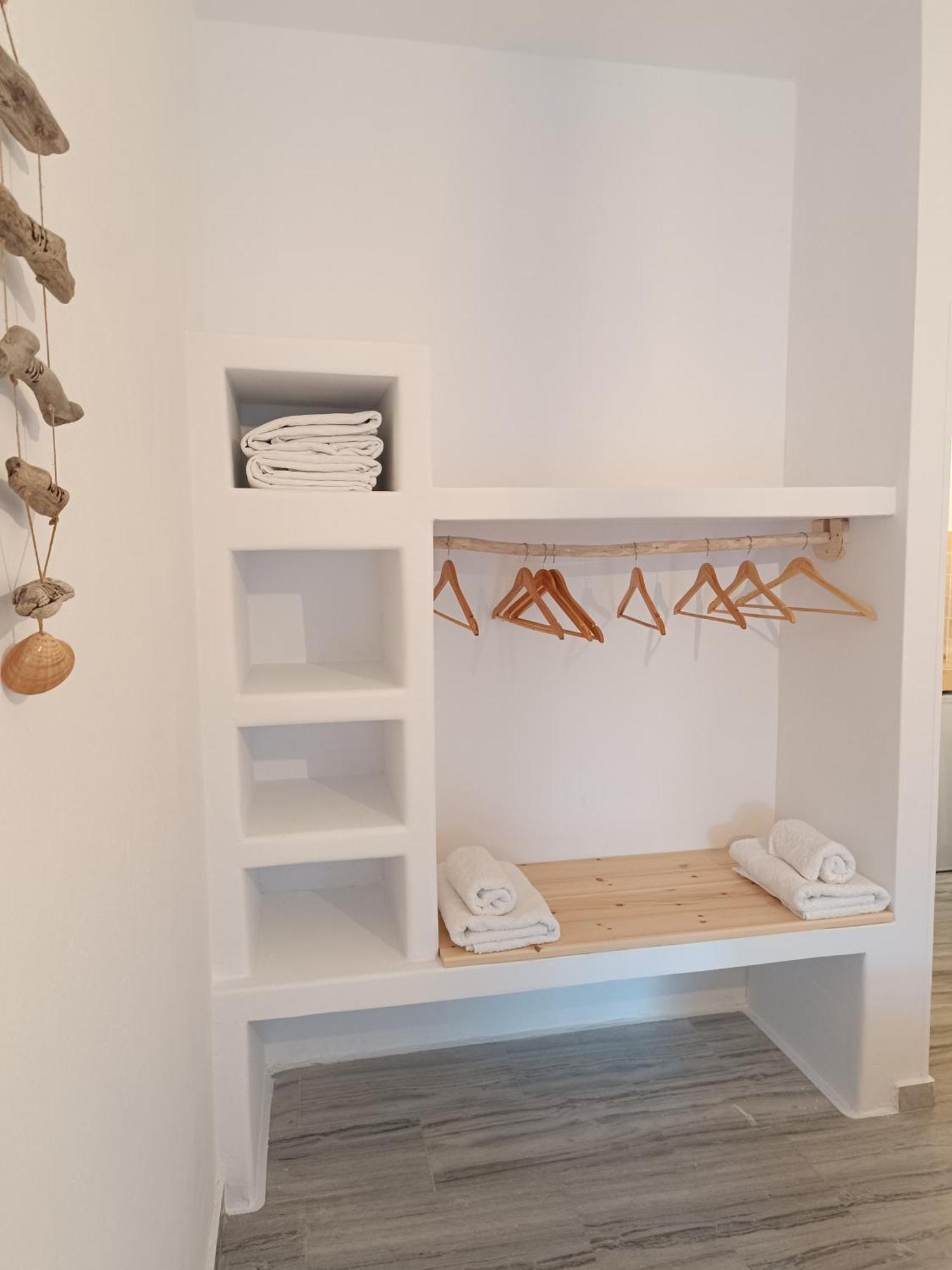 Athina Studio Apartments Kerveli Quarto foto